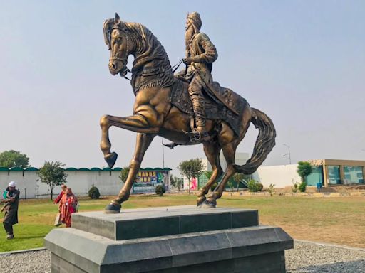 Maharaja Ranjit Singh's Restored Statue Unveiled At Pak's Kartarpur Sahib