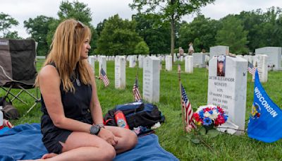 Hundreds gather at national cemeteries to celebrate Memorial Day