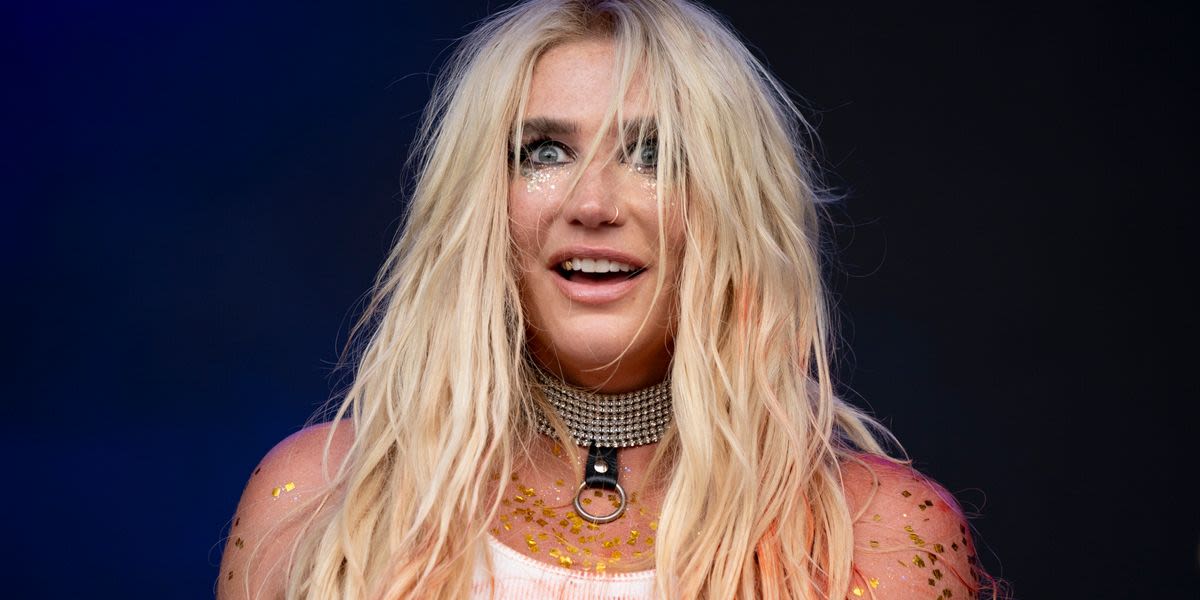 Kesha Says She Was Unknowingly Given A Real Butcher Knife For Lollapalooza Set