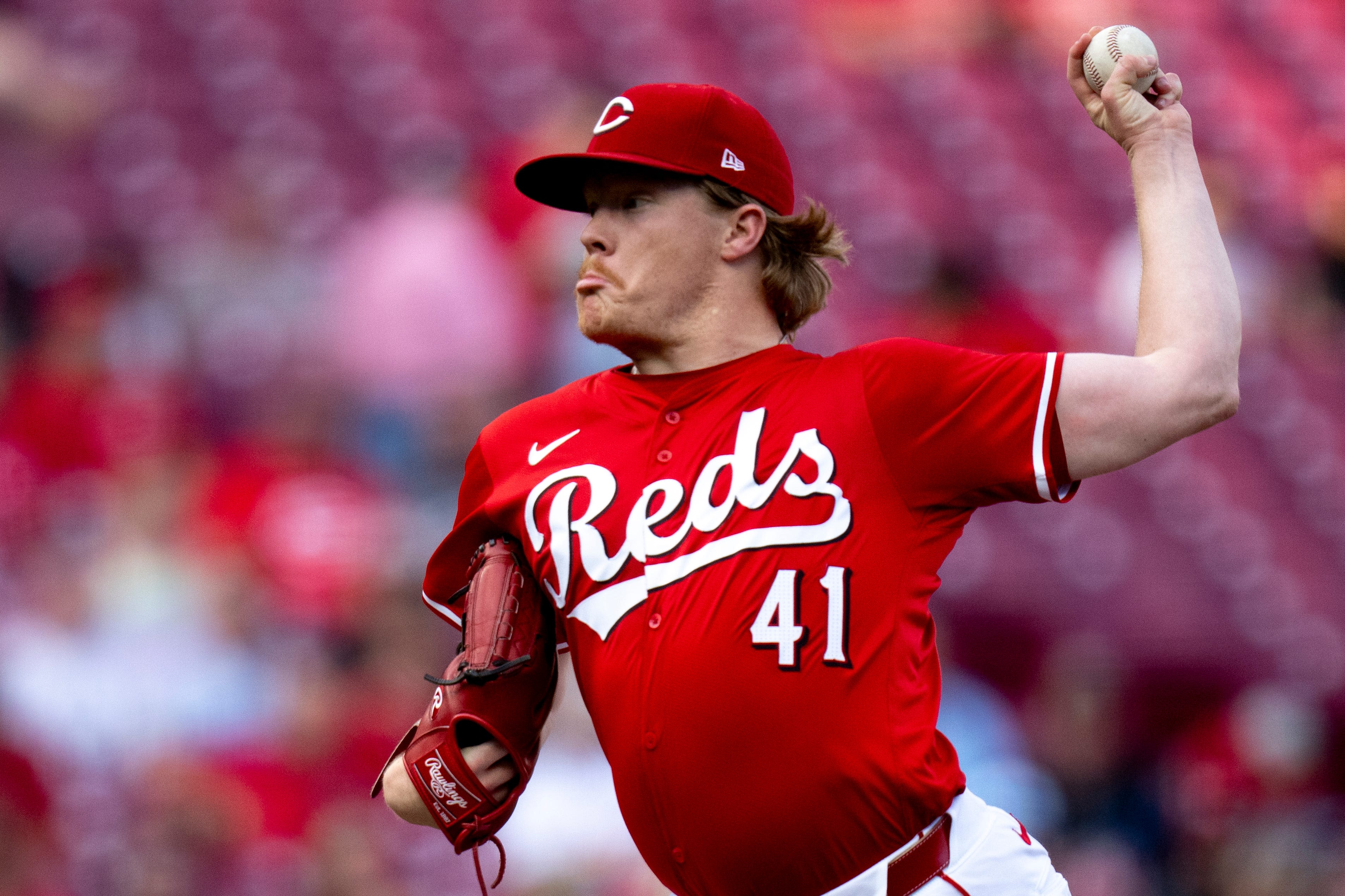 Andrew Abbott's start unravels in the seventh inning in a loss to the Cardinals