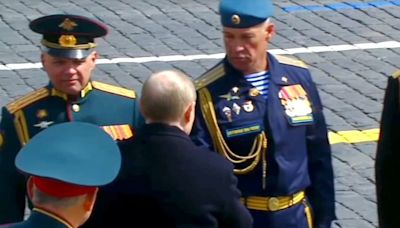Russian officers split over saluting Putin at Moscow V-Day parade