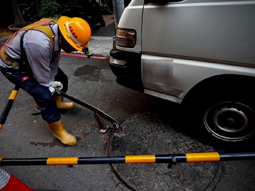 高雄新興區地下電纜故障凌晨傳爆炸聲 420戶停電搶修 50分鐘後復電