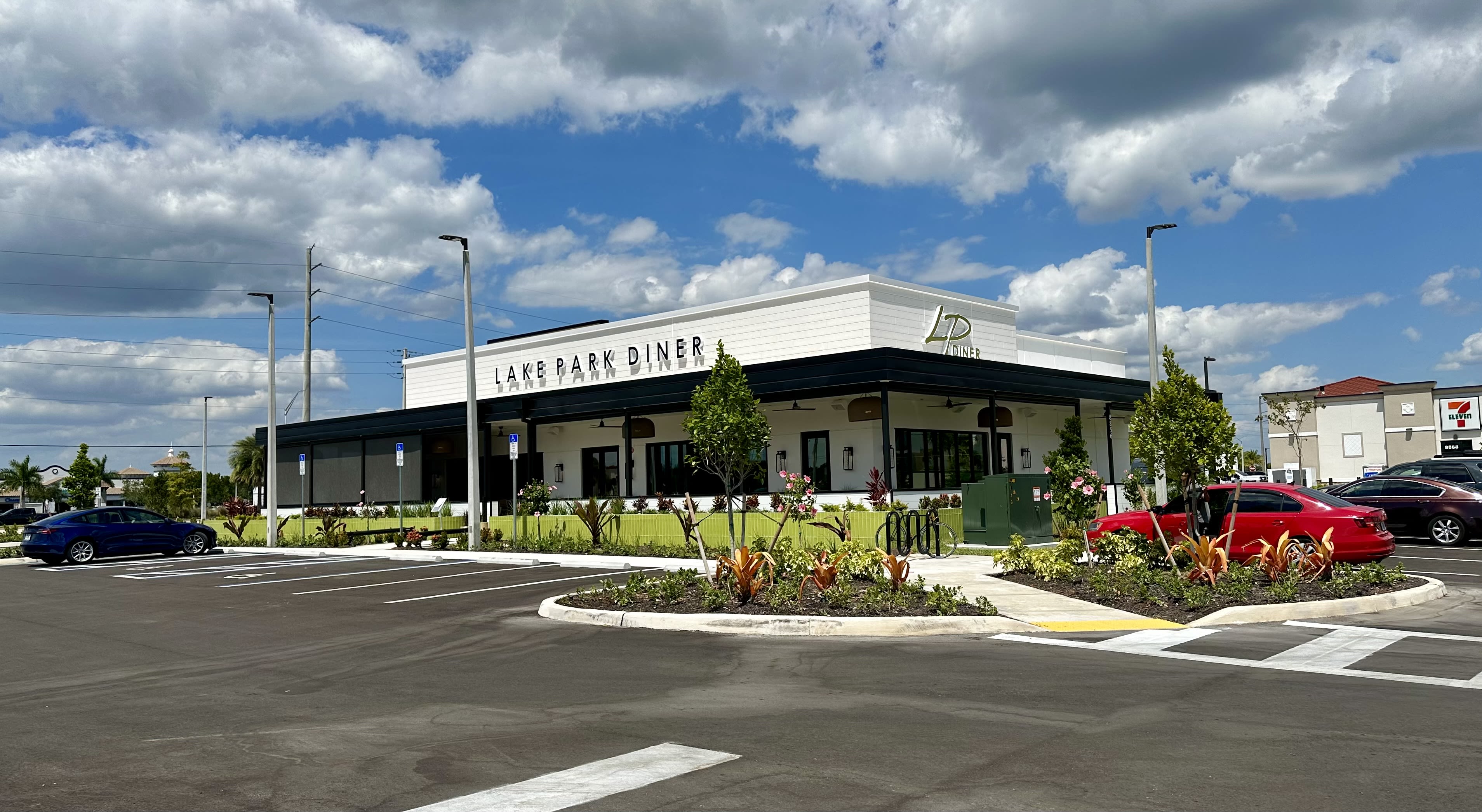 Lake Park Diner expands with Founders Square location