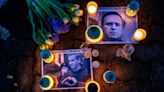 Detenciones, vigilias y silencio del Kremlin: en Rusia honran la muerte de Alexey Navalny