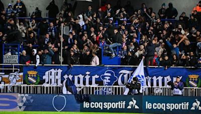 Troyes : l’ESTAC incendie ses supporters après l’arrêt du match contre Valenciennes