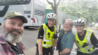 Glasgow cops bump into two Still Game legends while on patrol