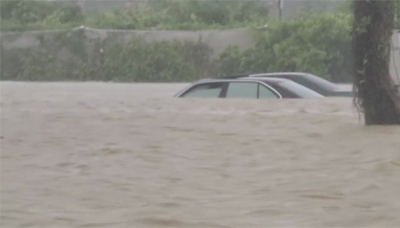 凱米炸雨！雲林斗南積水及胸、車輛滅頂 住戶受困橡皮艇救援-台視新聞網