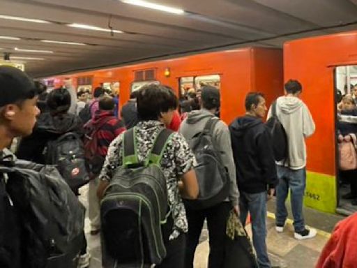 Metro CDMX hoy: Línea 3 'a paso tortuga' y con máxima afluencia de usuarios