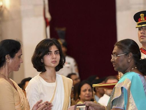 Captain Anshuman Singh awarded Kirti Chakra posthumously; his widow recalls their last conversation