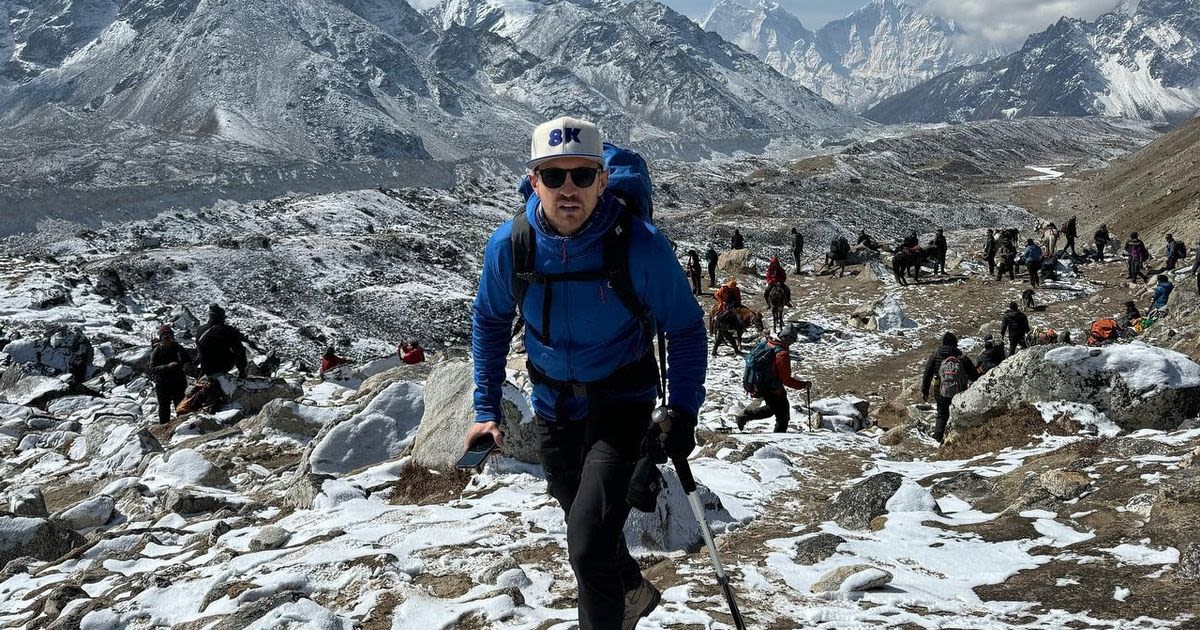 Brit climber and guide missing on Mt Everest after ice collapses in 'death zone'