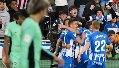 El Alavés noquea al Atlético, que cierra una semana para olvidar