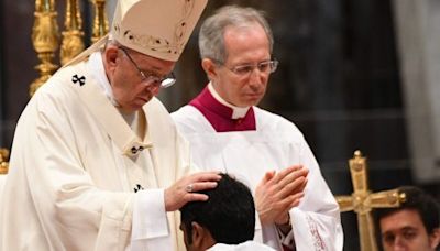 Cambios en la Iglesia | El papa Francisco aceptó la renuncia de un importante arzobispo: los motivos de la dimisión