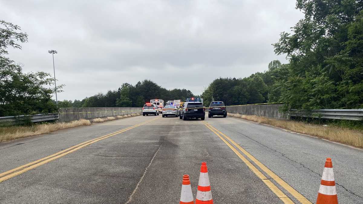 LIVE: 3 women killed in crash on I-85 in Greenville County, coroner says