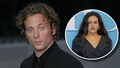 Jeremy Allen White, fotografiado besándose con Molly Gordon el mismo día del cumpleaños de Rosalía