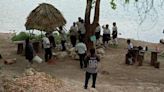 Estudiantes limpian laguna en Felipe Carrillo Puerto para conmemorar el Día de la Tierra