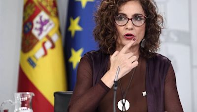 Un juzgado de Madrid cita a María Jesús Montero a una conciliación con la pareja de Ayuso