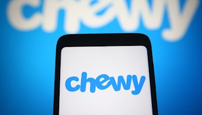 Branding Chewy a meme stock is bad for the pet retailer, according to Wall Street analysts