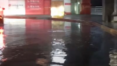 雨彈炸高雄！市區淹半個輪胎 高鐵站4樓也淹