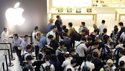 蘋果i15降至史上最低價！中國首批購機者氣炸：被背刺了 - 自由財經