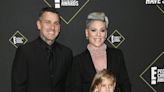 Pink revela lo que ha aprendido tras acudir a terapia de pareja con su marido Carey Hart