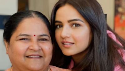Bigg Boss 14 fame Jasmin Bhasin's mother gets hospitalized; actress drops update