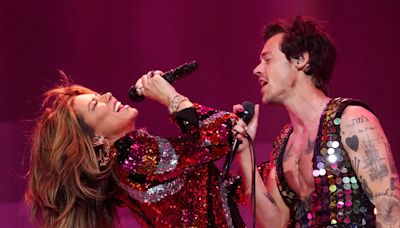 Shania Twain wants to change iconic lyrics at Glastonbury in tribute to Harry Styles