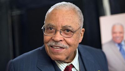 Muere James Earl Jones, el actor que puso voz a Darth Vader y a Mufasa, de El Rey León