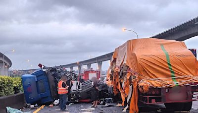 國1平鎮段聯結車撞貨櫃…司機卡車內救出 命危送醫搶救不治