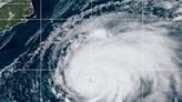 El huracán Fiona de categoría cuatro se dirige a Canadá