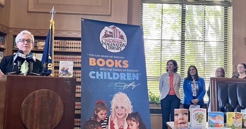 Oregon, Dolly Parton join to promote young readers