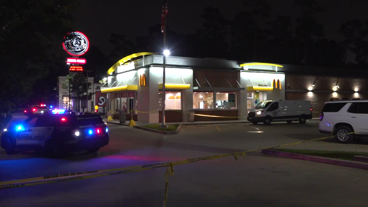 Customer shot, killed inside McDonald's on Katy Freeway in Houston