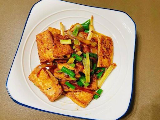 健康網》黃豆護心、高纖 營養師教蔥燒豆腐「食」在好健康 - 自由健康網