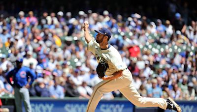 With Gary Sánchez's heroics, Brewers send Cubs packing with an even larger NL Central deficit