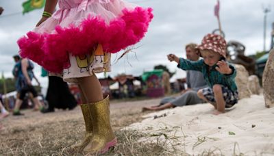 Watch: Sweet Little Girl Announces Boyfriend at Glastonbury