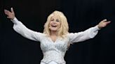 Dolly Parton sacará su primer disco de rock y contará con Sting, Elton John, entre otros