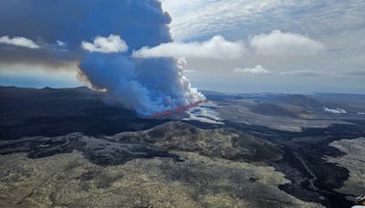 Volcán en Islandia entra en erupción por quinta vez desde diciembre