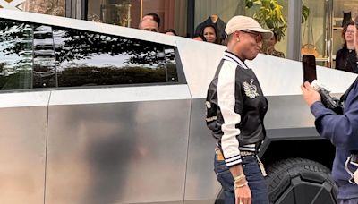 Justin Bieber, Theo Von, and Jay-Z have all been spotted with Tesla's Cybertruck. Here's a list of the celebs flexing the new status vehicle.