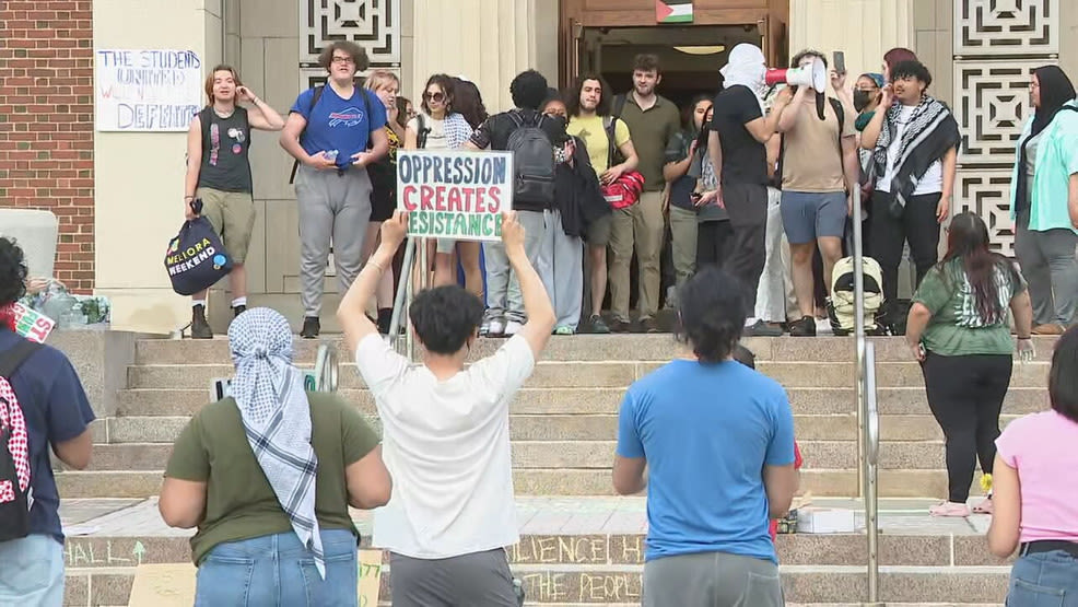 University of Rochester students protest outside River Campus, calling for ceasefire