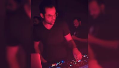 Trending: Abhay Deol Turns DJ At A Gig In Kolkata