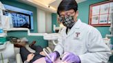 「牙醫界馬斯克」陳俊龍博士：「一鑽植牙」專利，50秒植好一顆牙！