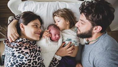 Chay Suede e Laura Neiva anunciam terceira gravidez