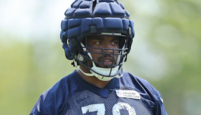 Bears training camp: Matt Eberflus shares injury updates on Braxton Jones, T.J. Edwards