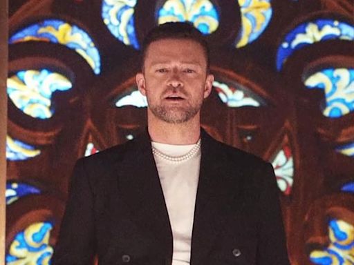 Funcionário de hotel diz que Justin Timberlake tomou um drink antes de ser preso