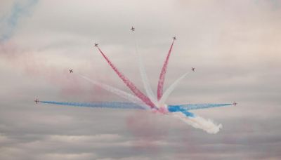 Red Arrows wow crowds with IW Armed Forces Day display PHOTOS
