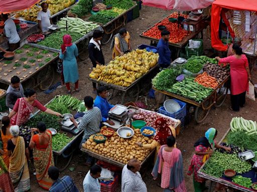 India economic inequality to persist despite roaring GDP growth: Reuters Poll