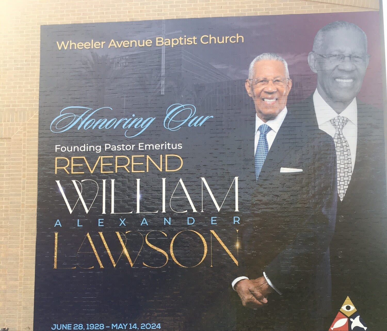 Houston residents turn out for final viewing of civil rights pioneer, Rev. William Lawson | Houston Public Media