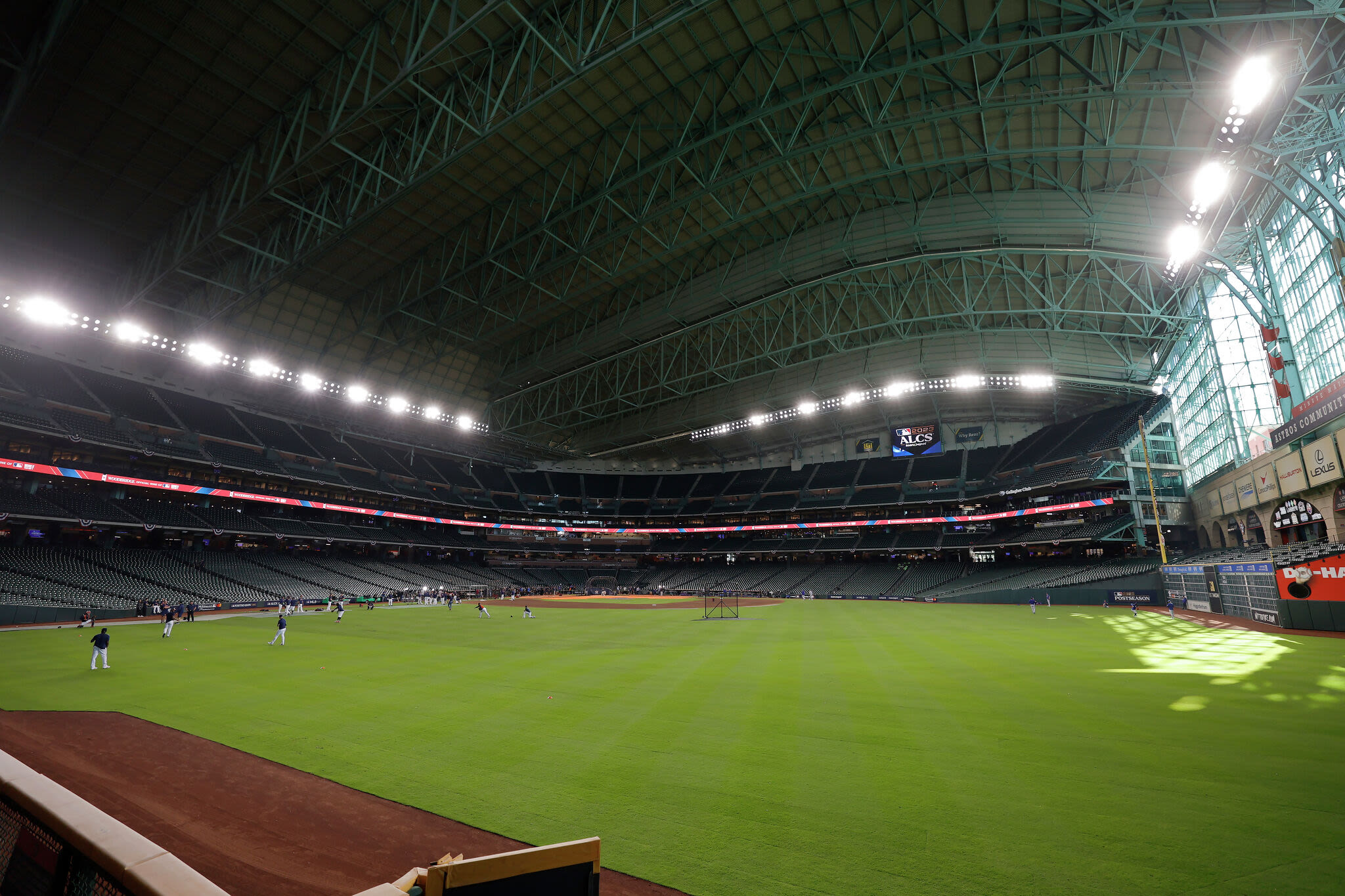 Astros vs. Brewers still on as Houston recovers from wild storm