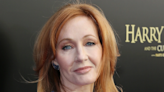 A J.K. Rowling no le preocupa el efecto de sus polémicos comentarios sobre las personas transgénero