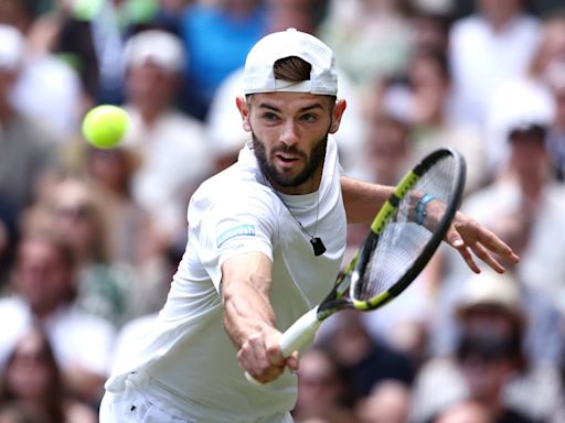 Jacob Fearnley, Britain’s new kid on the block, takes a set off Novak Djokovic