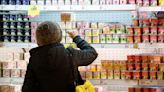 Las medidas de los supermercados para reducir el desperdicio alimentario: en 2023 se donaron más de 2 mil toneladas para consumo humano - La Tercera